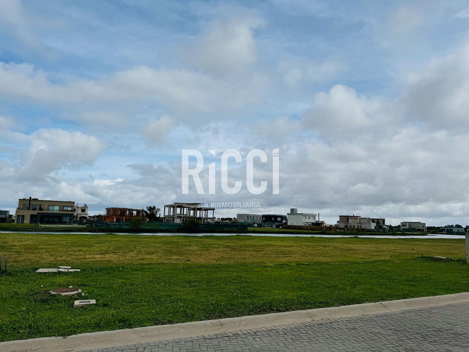 Foto Terreno en Venta en Pueblos del Plata Country Club, Guillermo E Hudson Lote a la Laguna en Sebastian Gaboto, Pueblos del plata, Hudson
