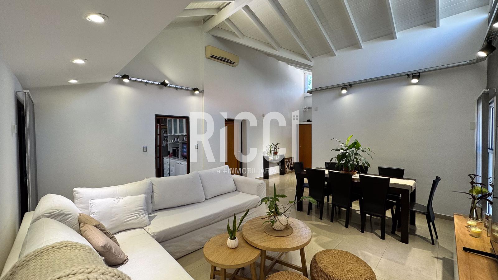 Foto Casa en Venta en Quilmes, G.B.A. Zona Sur Bernardo de Irigoyen  al 900