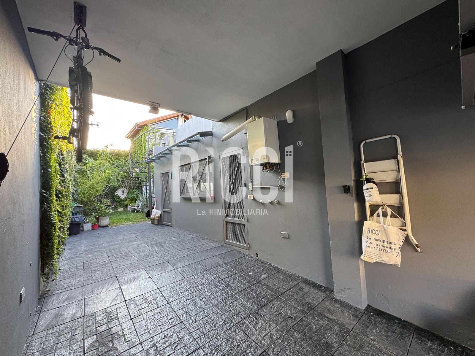 Foto Casa en Venta en Quilmes, G.B.A. Zona Sur Bernardo de Irigoyen  al 900