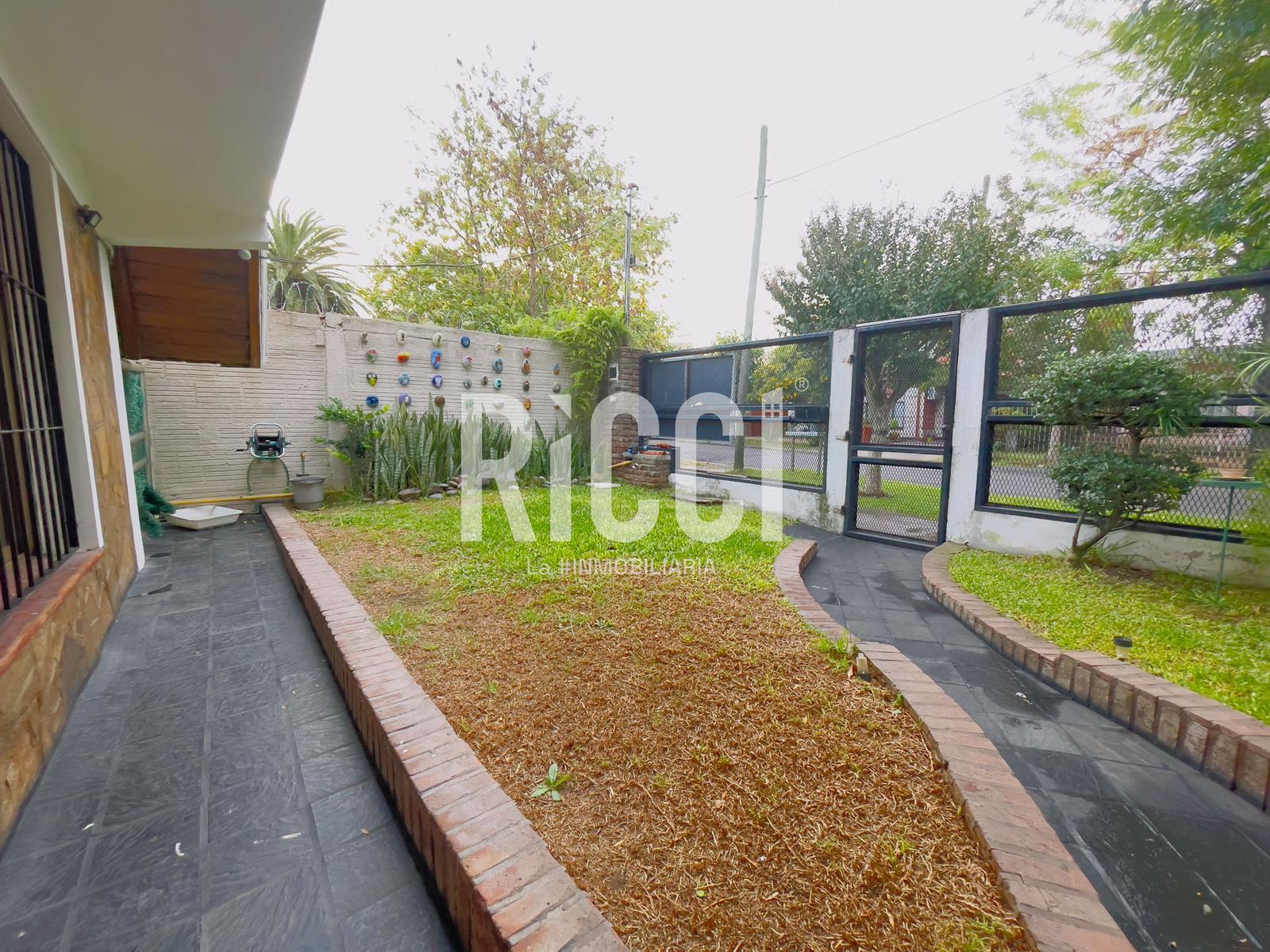 Foto Casa en Venta en Berazategui, Berazategui 19 al 4300
