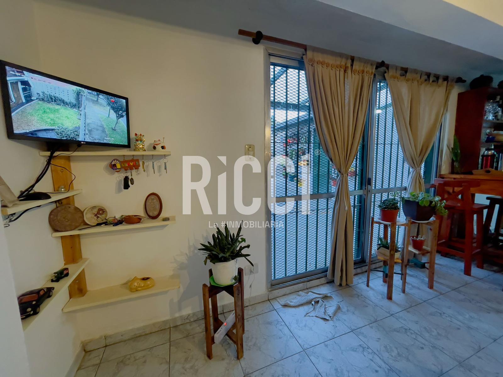 Foto Casa en Venta en Berazategui, Berazategui 19 al 4300