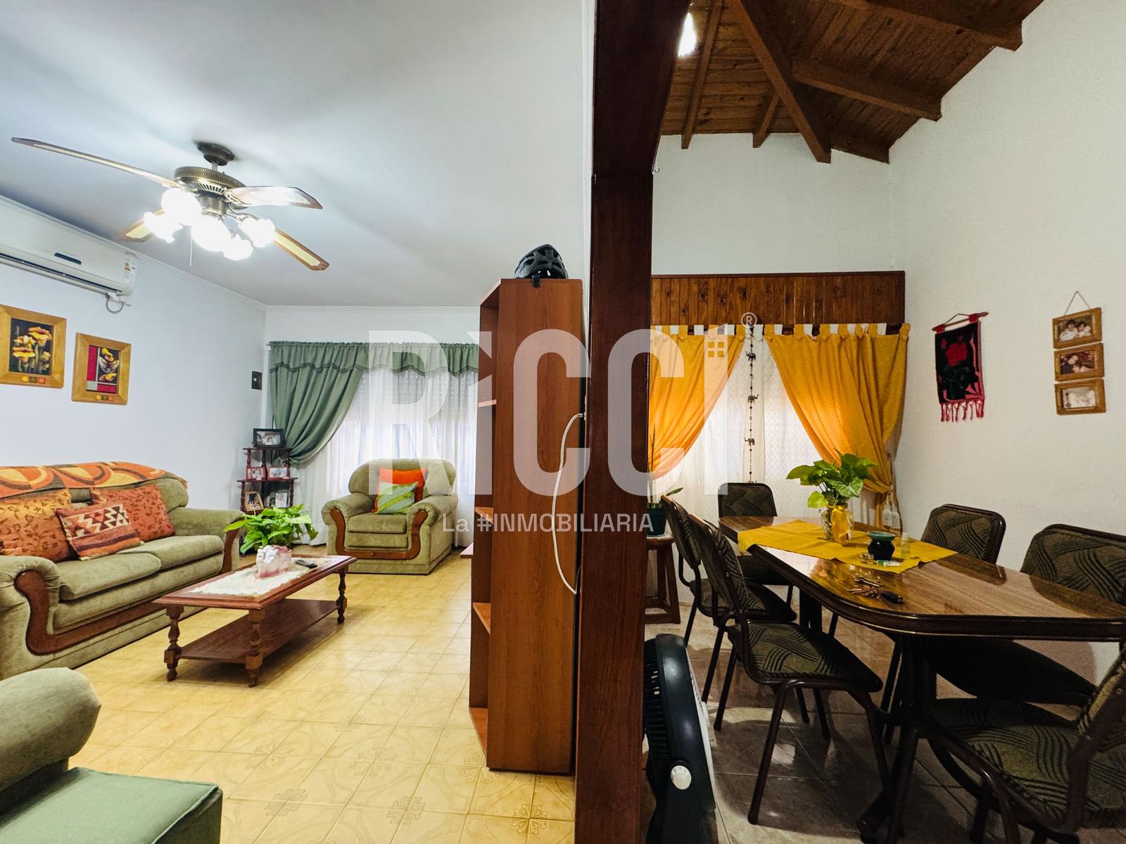 Foto Casa en Venta en Berazategui, G.B.A. Zona Sur Casa en Venta 3 ambientes Apta Crédito 