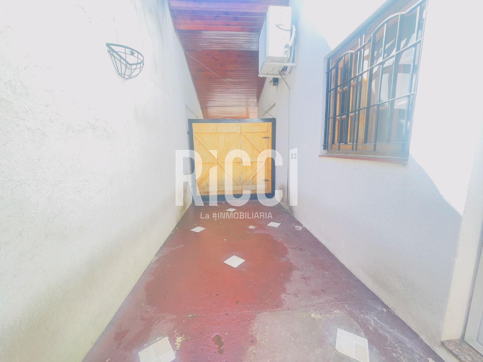 Foto Casa en Venta en Berazategui, Berazategui 153 al 1900