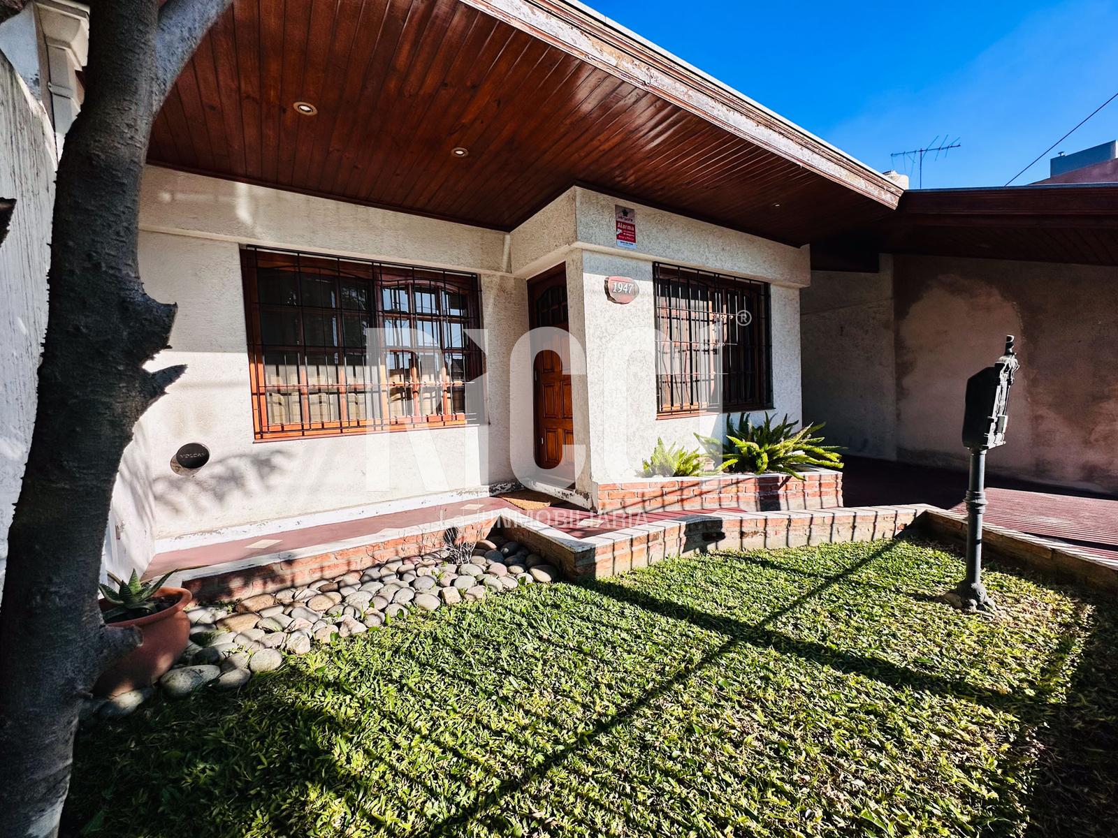 Foto Casa en Venta en Berazategui, Berazategui 153 al 1900