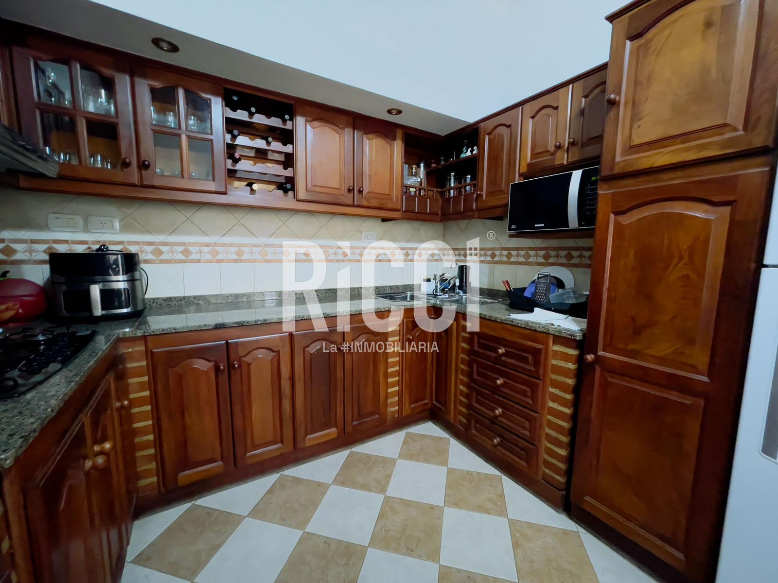 Foto Casa en Venta en Berazategui, Berazategui 153 al 1900