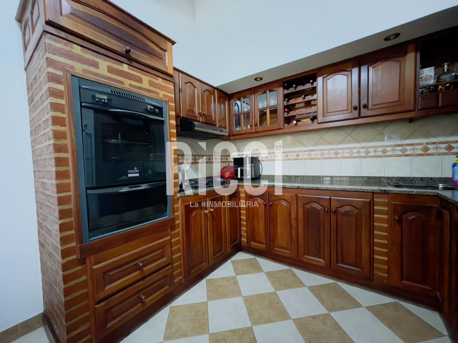 Foto Casa en Venta en Berazategui, Berazategui 153 al 1900