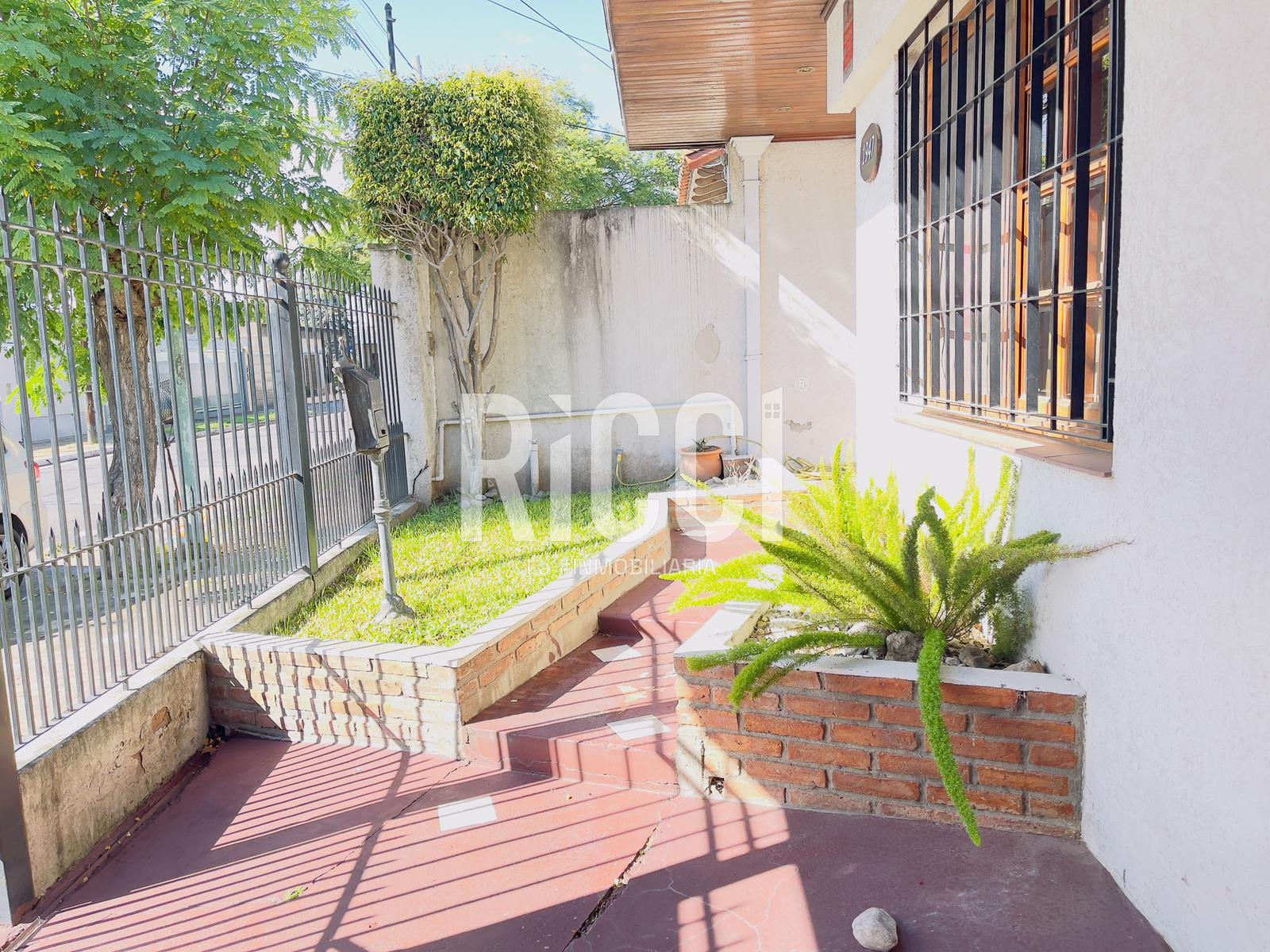 Foto Casa en Venta en Berazategui, Berazategui 153 al 1900