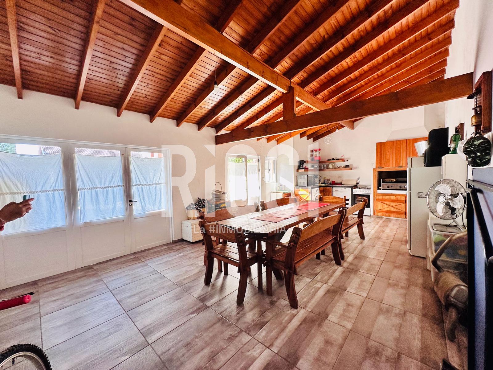 Foto Casa en Venta en Berazategui, Berazategui 153 al 1900