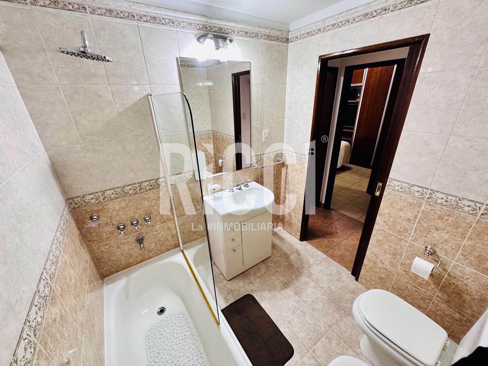 Foto Casa en Venta en Berazategui, Berazategui 153 al 1900