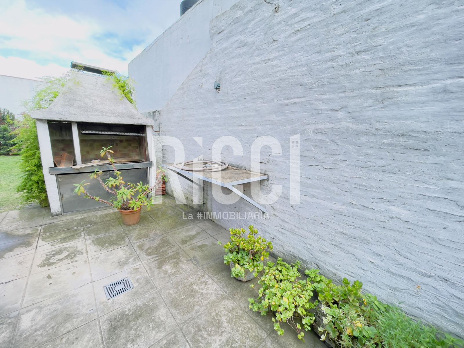 Foto Casa en Venta en Berazategui, Berazategui 147 al 2200