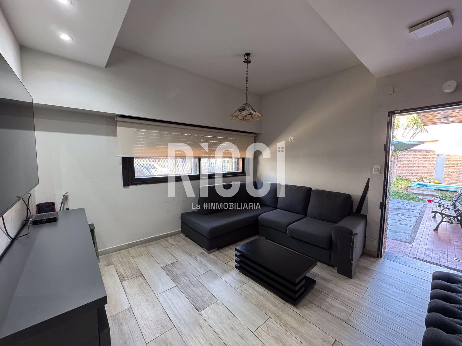 Foto Casa en Venta en Berazategui, Berazategui Casa en venta 6 ambientes Berazategui Apto credito