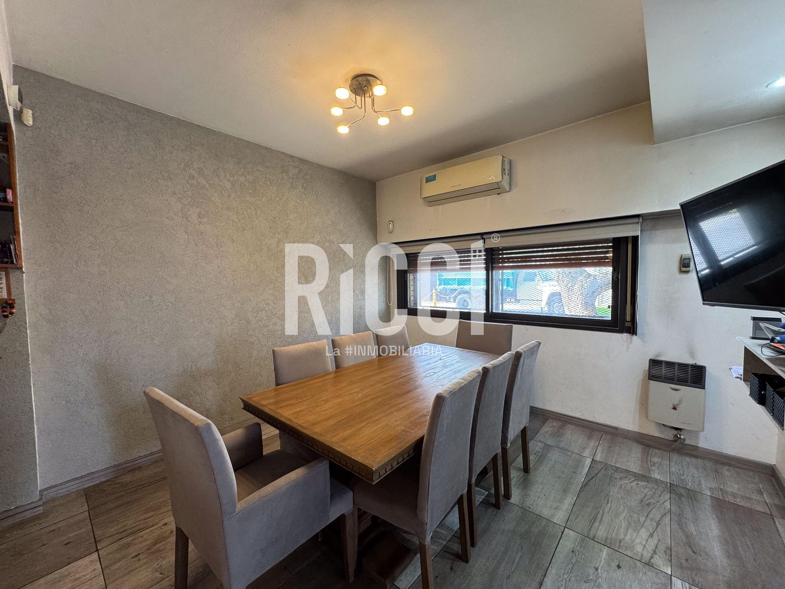 Foto Casa en Venta en Berazategui, Berazategui Casa en venta 6 ambientes Berazategui Apto credito