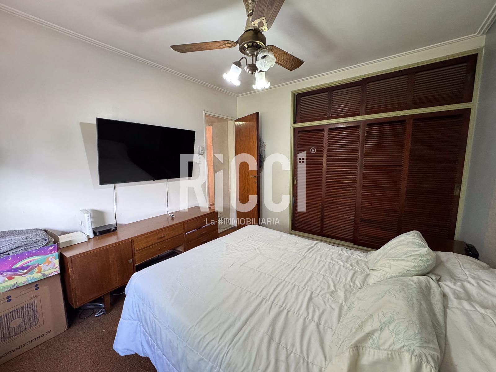 Foto Casa en Venta en Berazategui, Berazategui Casa en venta 6 ambientes Berazategui Apto credito