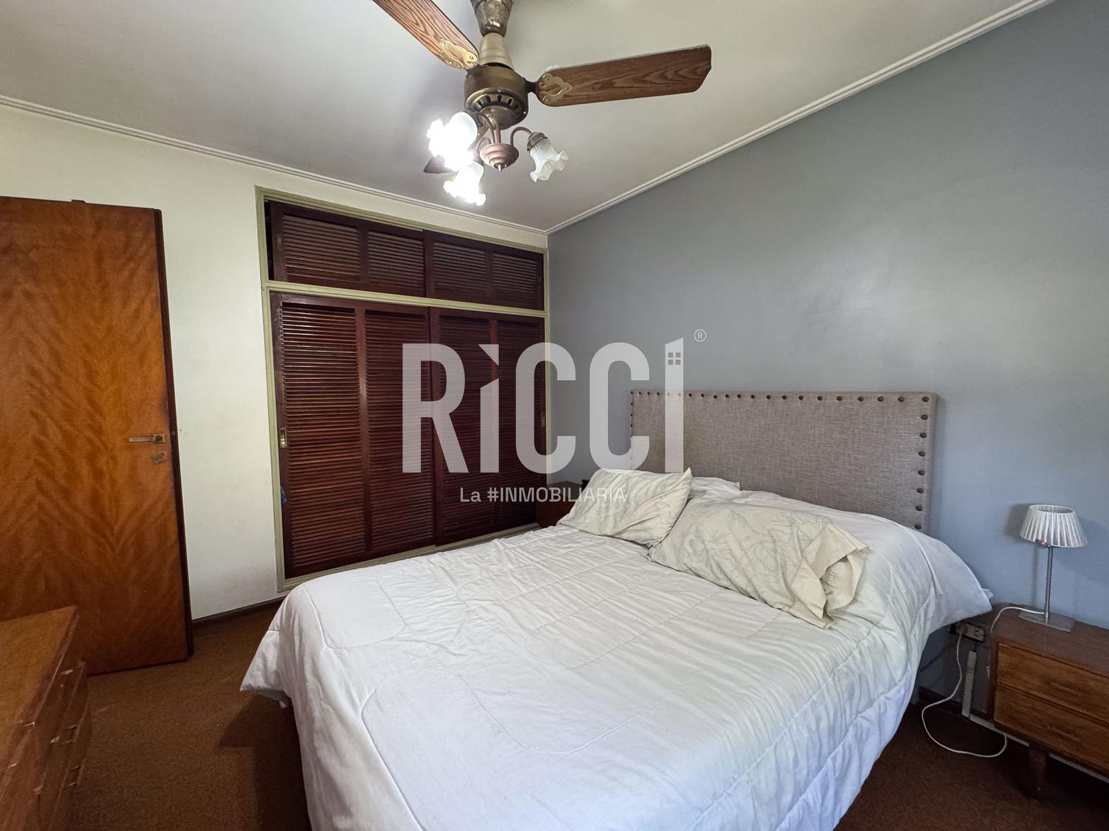 Foto Casa en Venta en Berazategui, Berazategui Casa en venta 6 ambientes Berazategui Apto credito