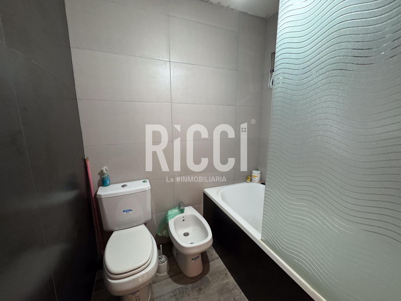 Foto Casa en Venta en Berazategui, Berazategui Casa en venta 6 ambientes Berazategui Apto credito