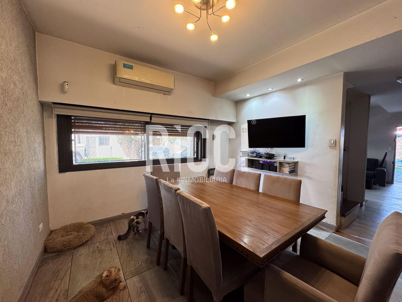 Foto Casa en Venta en Berazategui, Berazategui Casa en venta 6 ambientes Berazategui Apto credito
