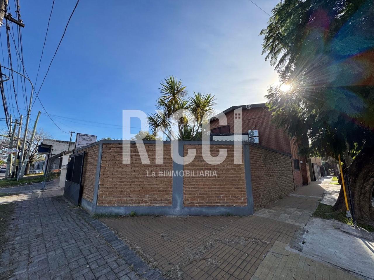 Foto Casa en Venta en Berazategui, Berazategui Casa en venta 6 ambientes Berazategui Apto credito