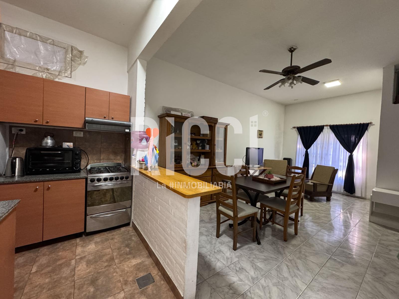 Foto Casa en Venta en Berazategui, Berazategui calle 5  al 5100