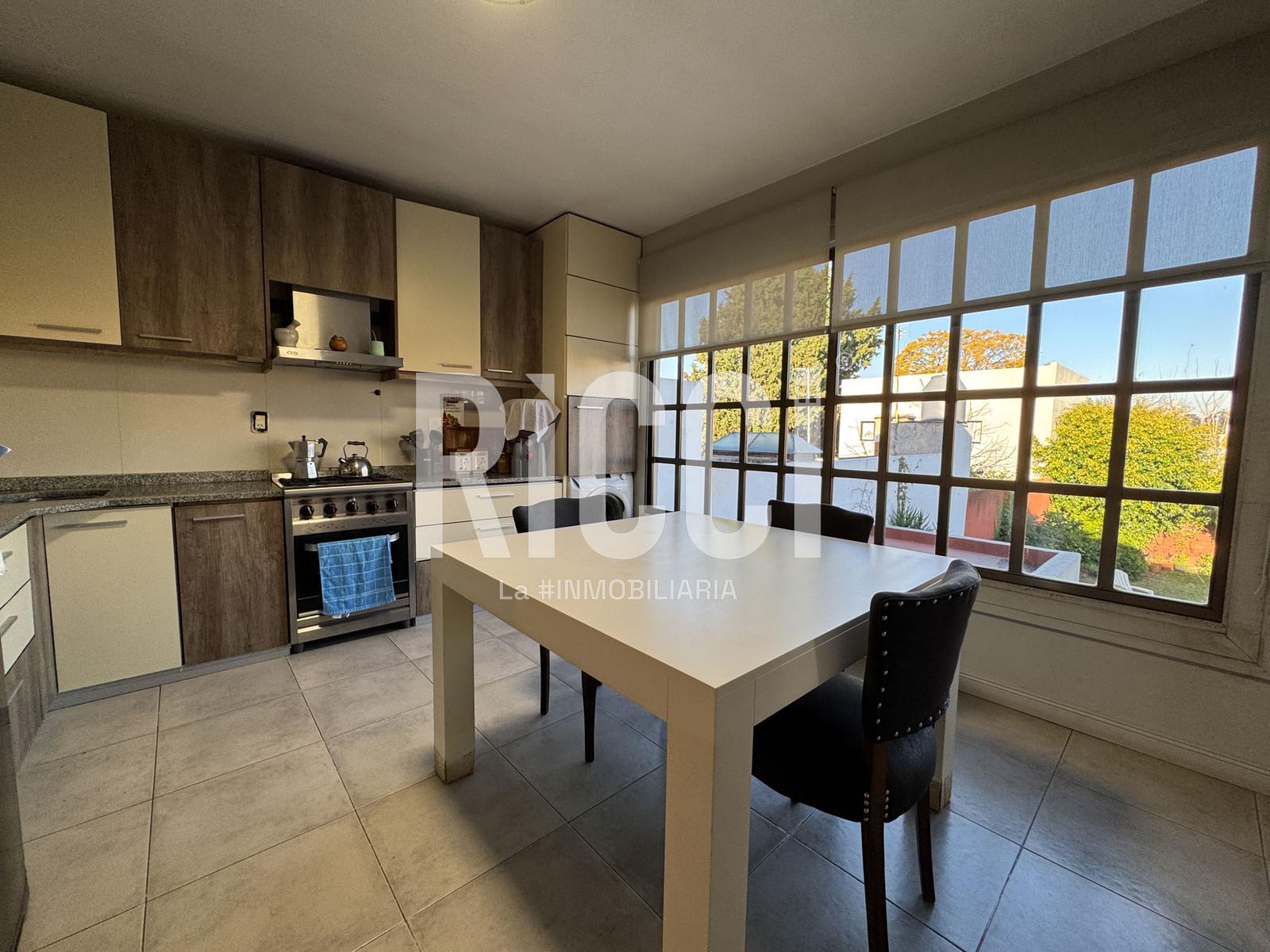 Foto Casa en Venta en Berazategui, Berazategui calle 5  al 5100