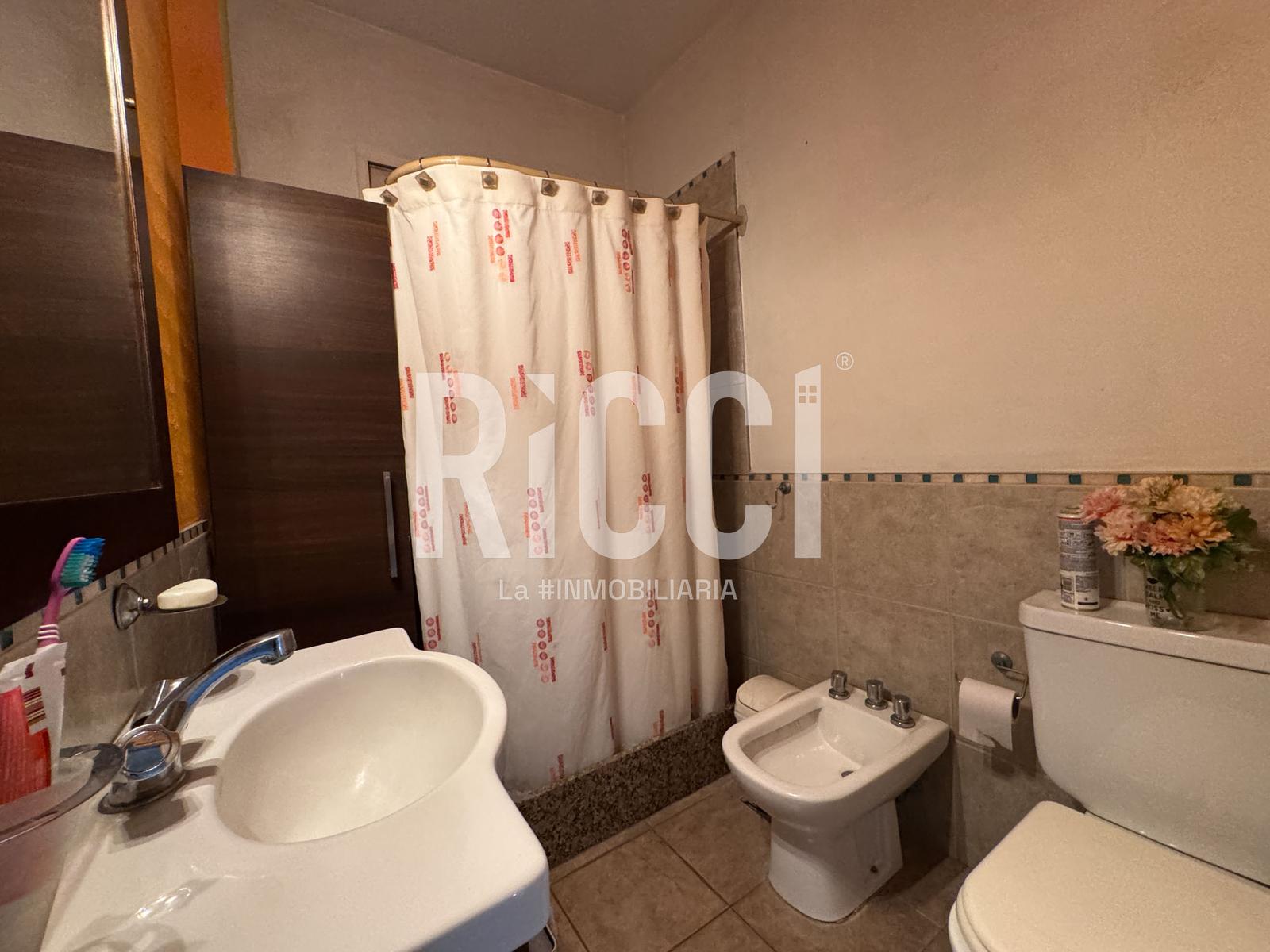 Foto Casa en Venta en Berazategui, Berazategui calle 5  al 5100