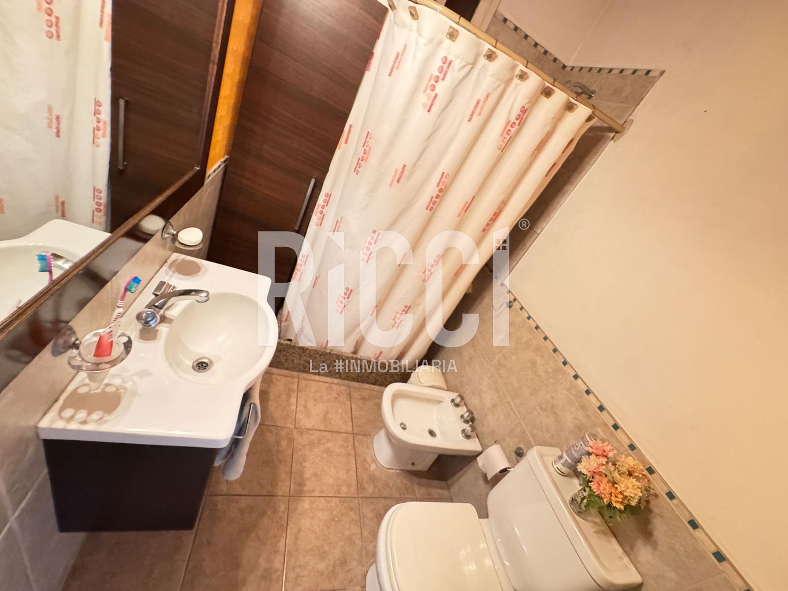 Foto Casa en Venta en Berazategui, Berazategui calle 5  al 5100