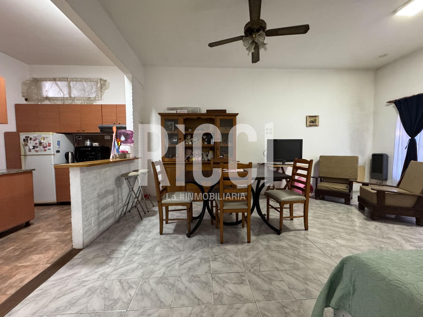 Foto Casa en Venta en Berazategui, Berazategui calle 5  al 5100