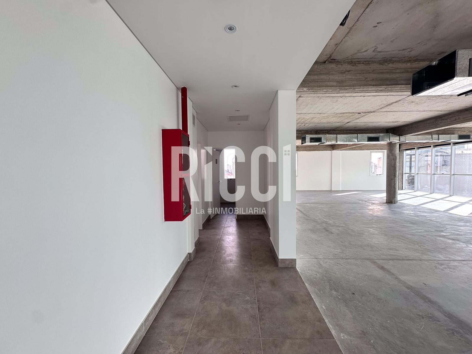 Foto Oficina en Venta en Berazategui, Berazategui Edificio comercial en venta con oficinas berazategui centro