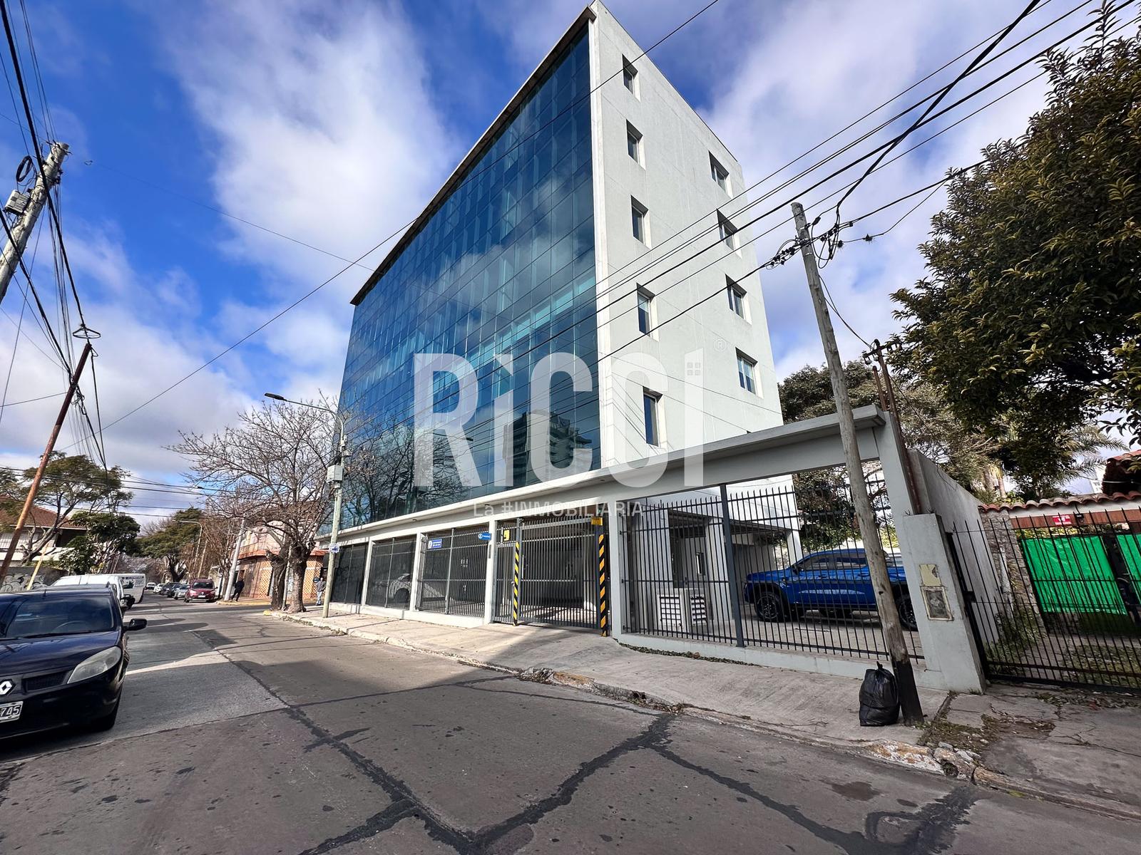Foto Oficina en Venta en Berazategui, Berazategui Edificio comercial en venta con oficinas berazategui centro