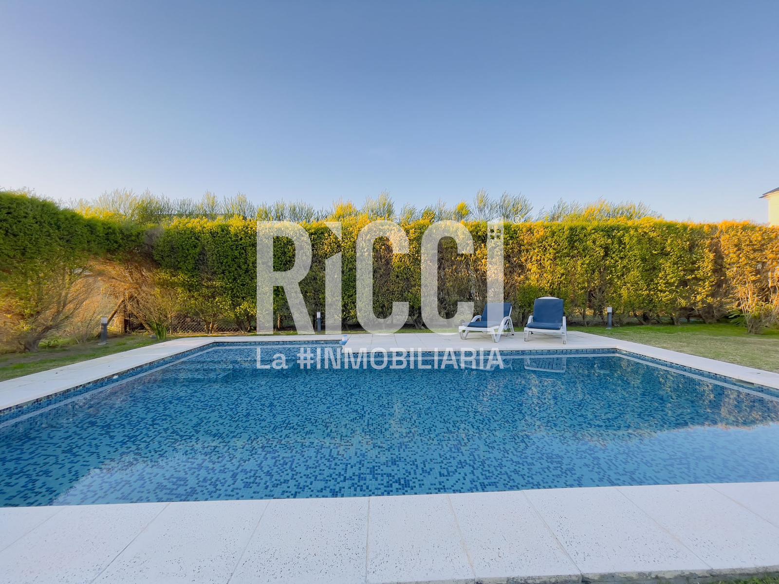 Foto Casa en Venta en Guillermo E Hudson, Berazategui 47 al 6700