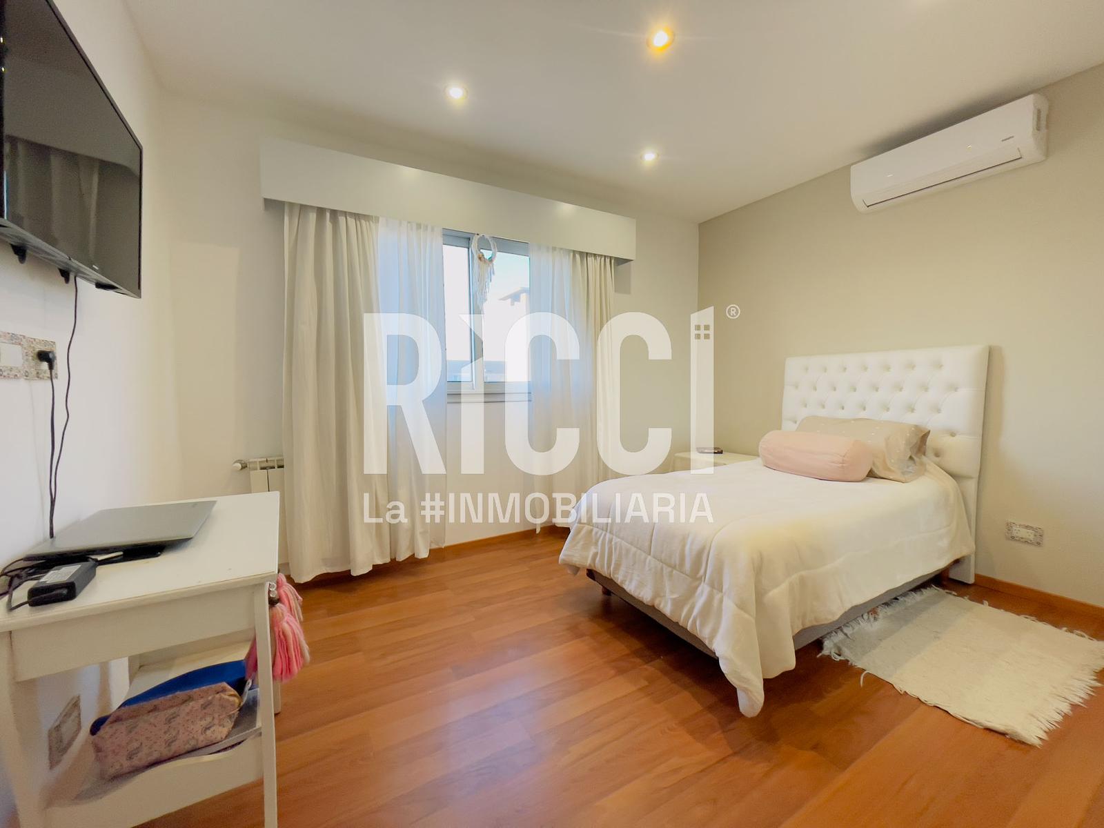 Foto Casa en Venta en Guillermo E Hudson, Berazategui 47 al 6700