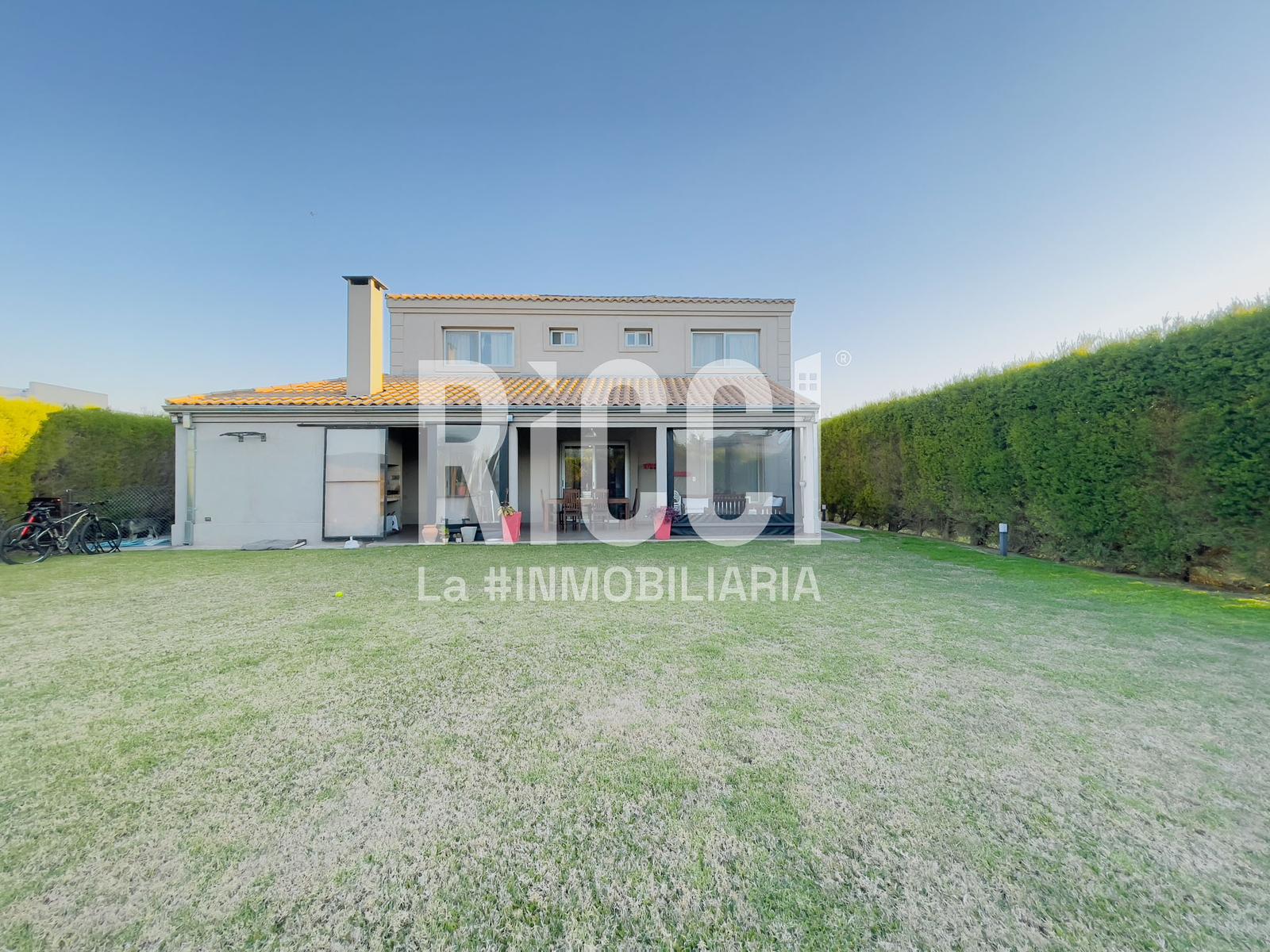 Foto Casa en Venta en Guillermo E Hudson, Berazategui 47 al 6700