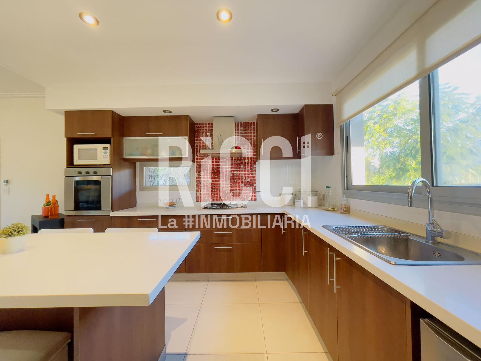 Foto Casa en Venta en Guillermo E Hudson, Berazategui 47 al 6700