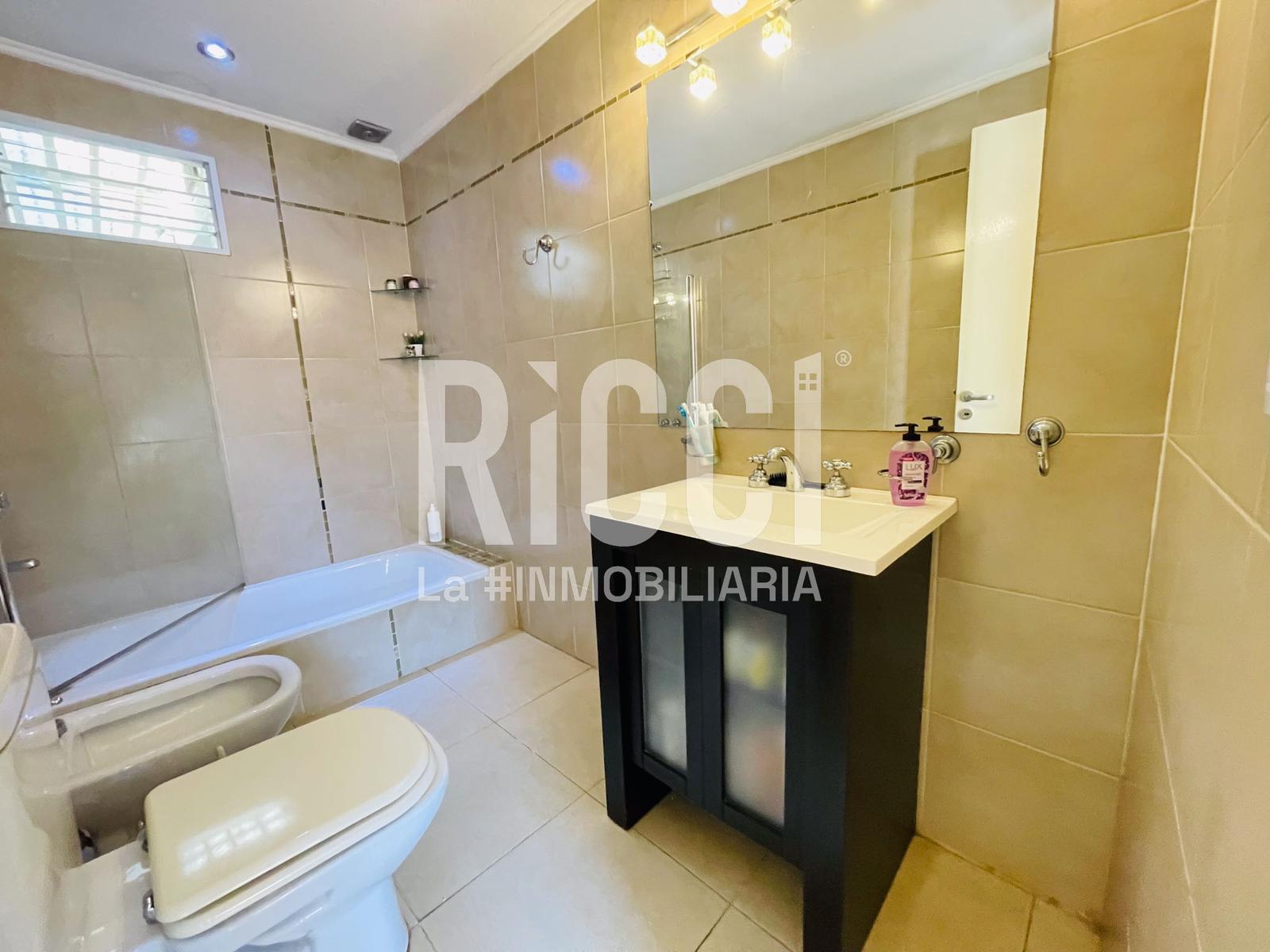 Foto Casa en Venta en Quilmes, Quilmes Madres de Plaza de Mayo al 500