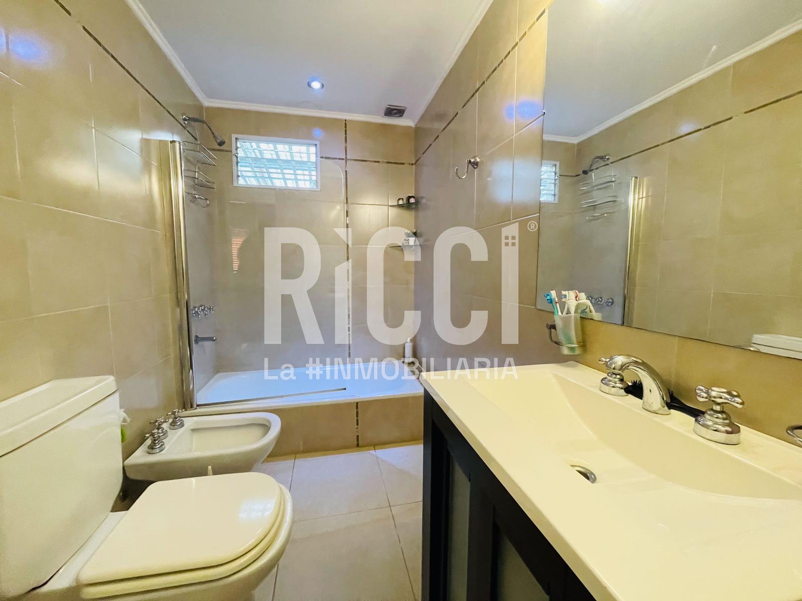 Foto Casa en Venta en Quilmes, Quilmes Madres de Plaza de Mayo al 500