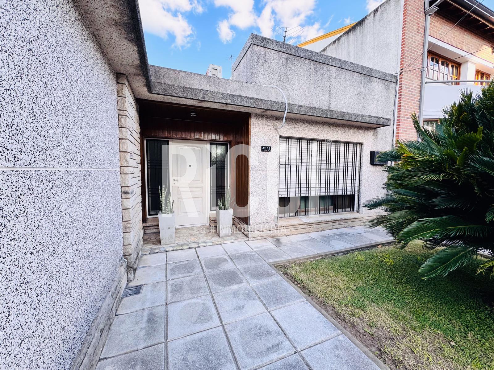 Foto Casa en Venta en Berazategui, Berazategui calle 10 al 4800
