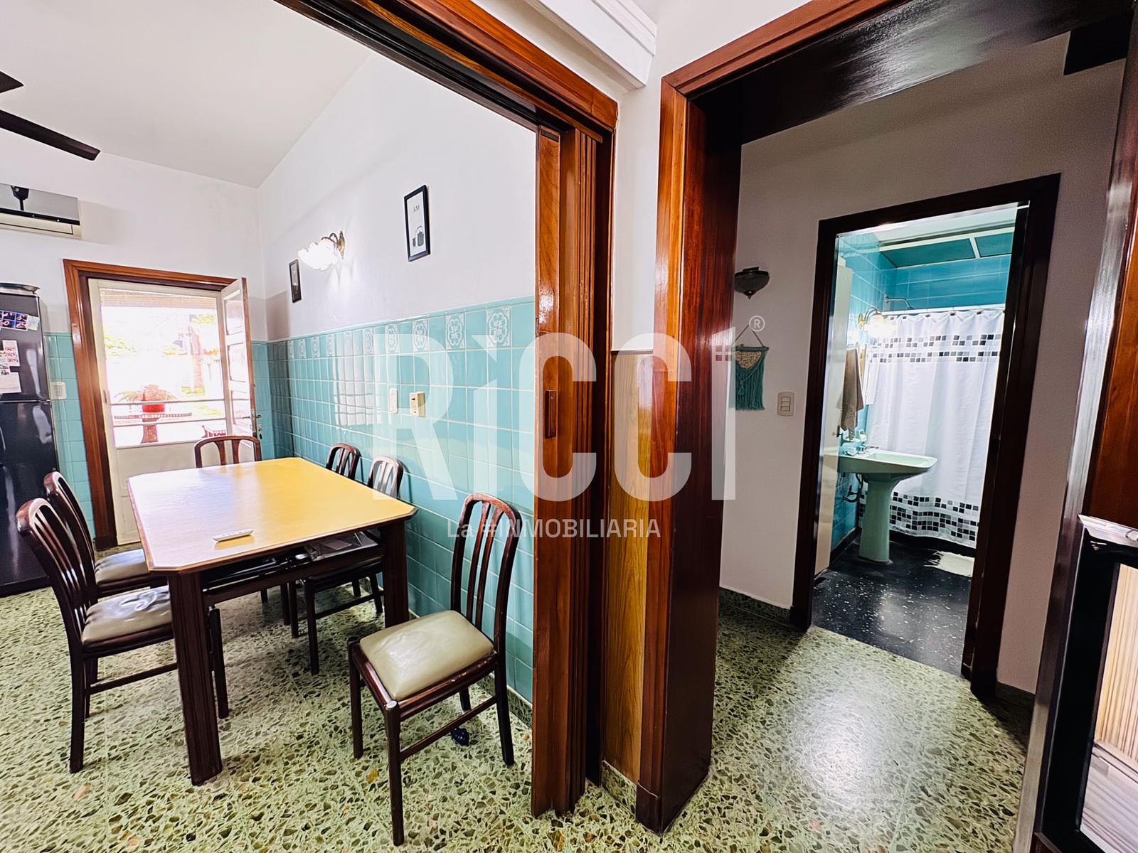 Foto Casa en Venta en Berazategui, Berazategui calle 10 al 4800