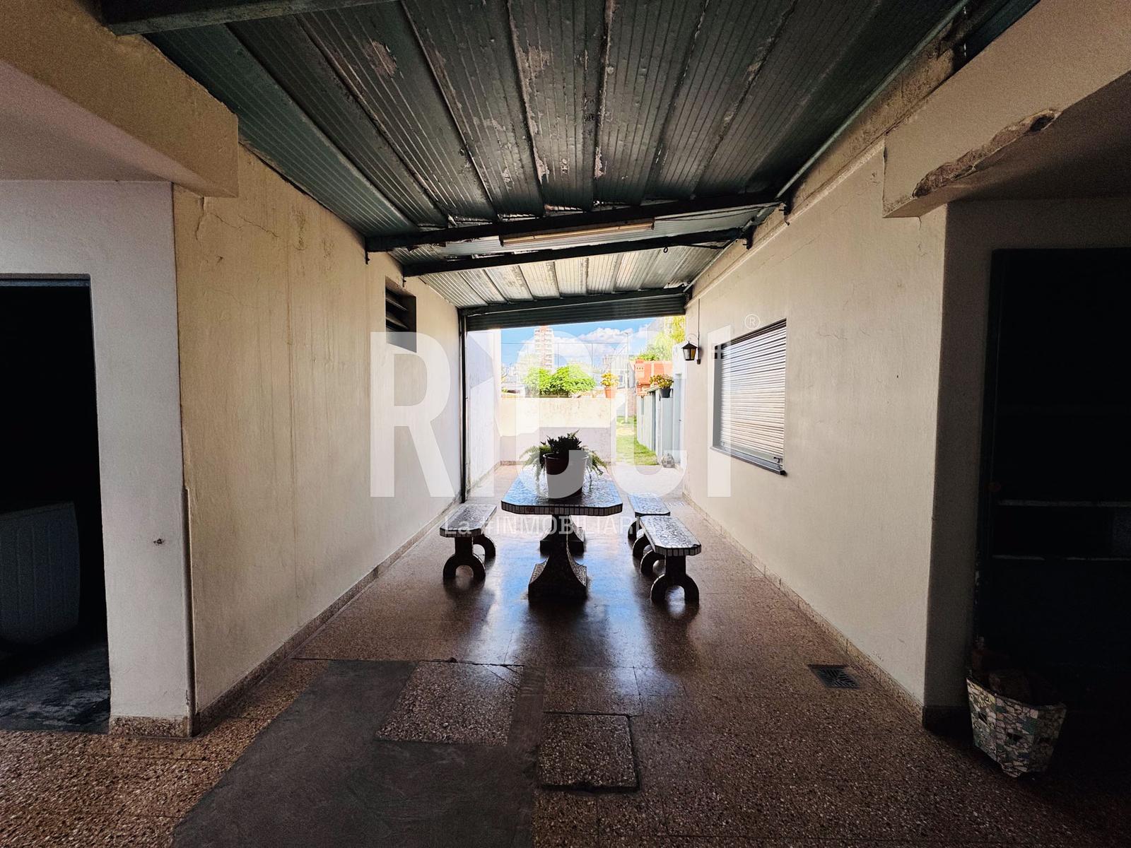 Foto Casa en Venta en Berazategui, Berazategui calle 10 al 4800