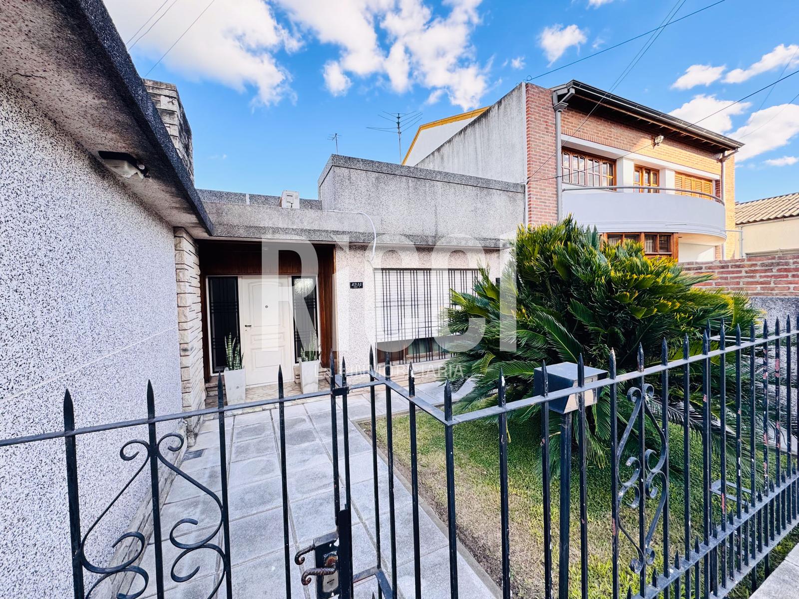 Foto Casa en Venta en Berazategui, Berazategui calle 10 al 4800