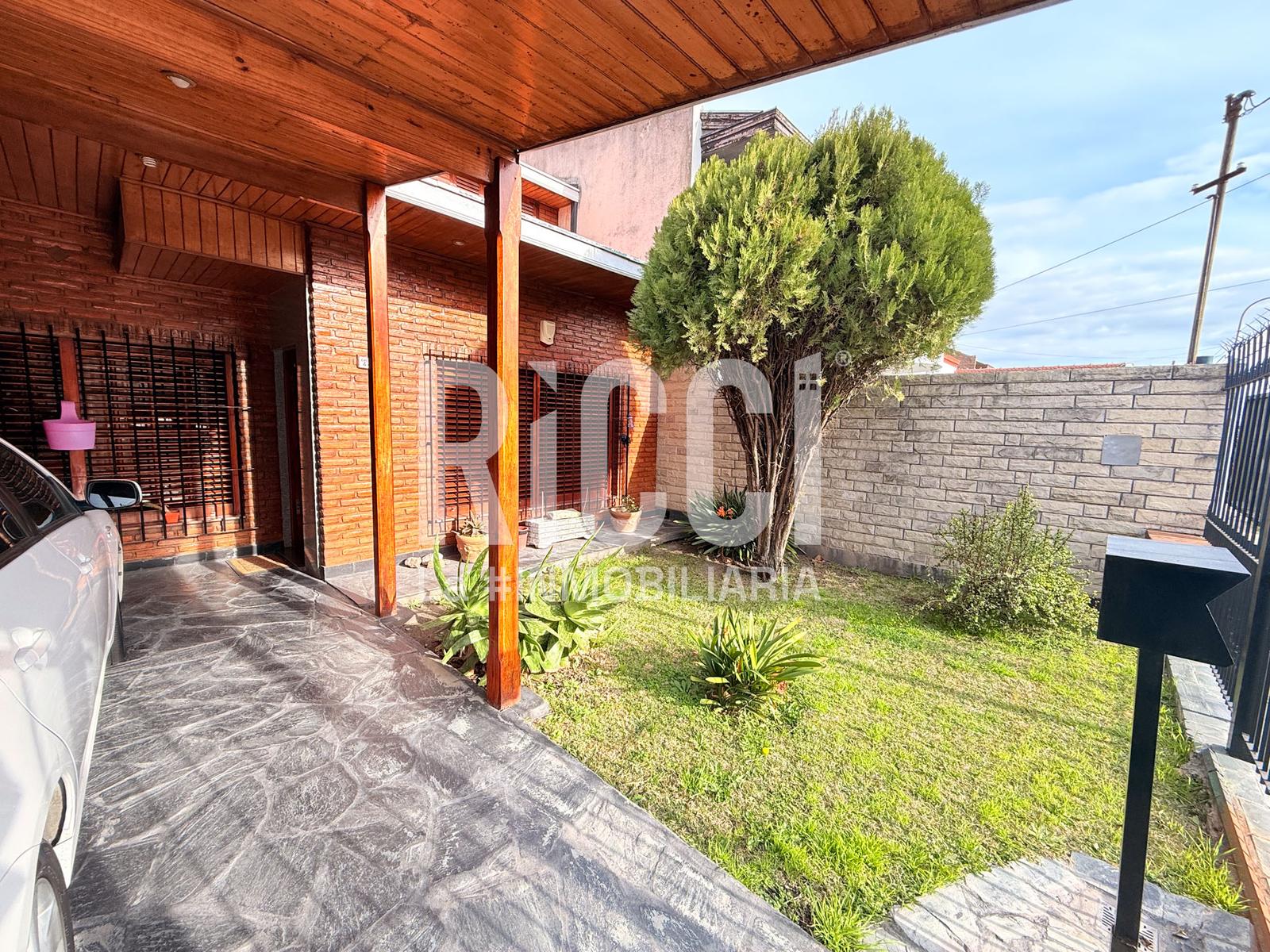 Foto Casa en Venta en Berazategui, Berazategui calle 16 al 4400