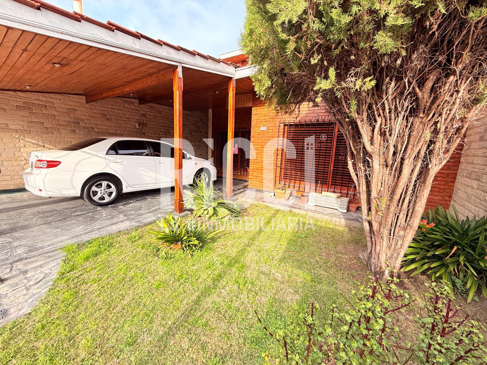 Foto Casa en Venta en Berazategui, Berazategui calle 16 al 4400