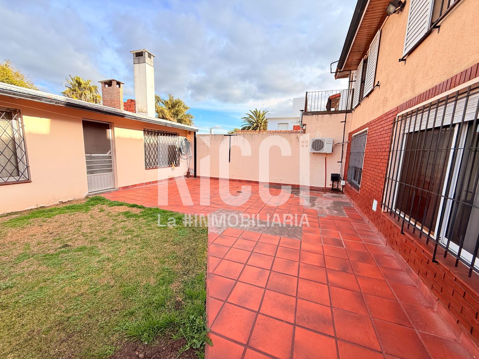 Foto Casa en Venta en Berazategui, Berazategui calle 16 al 4400