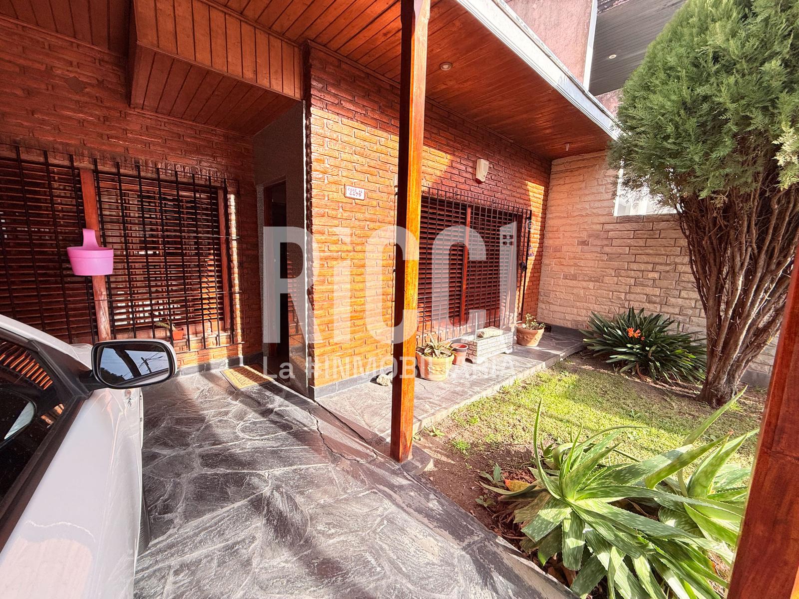 Foto Casa en Venta en Berazategui, Berazategui calle 16 al 4400
