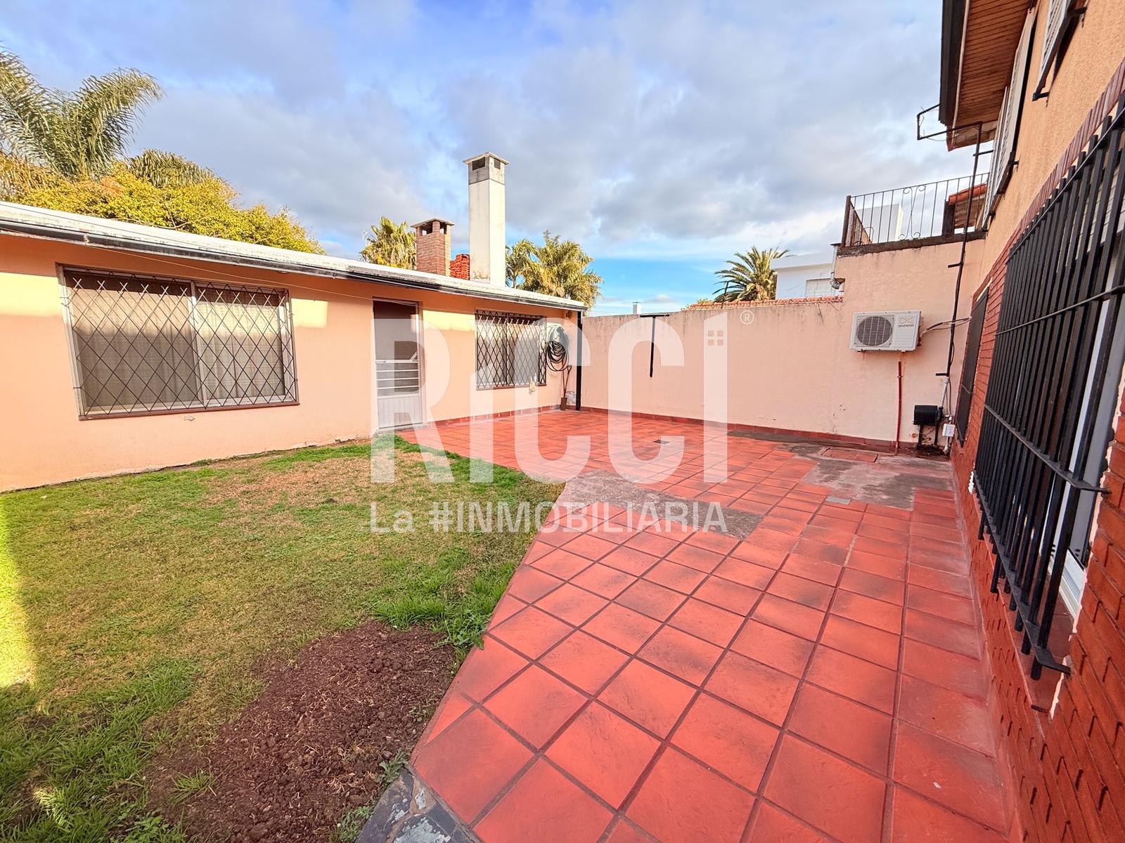 Foto Casa en Venta en Berazategui, Berazategui calle 16 al 4400