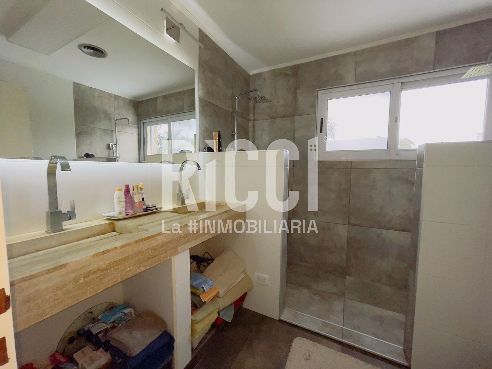 Foto Casa en Venta en Berazategui, G.B.A. Zona Sur Los Ombues de Hudson 