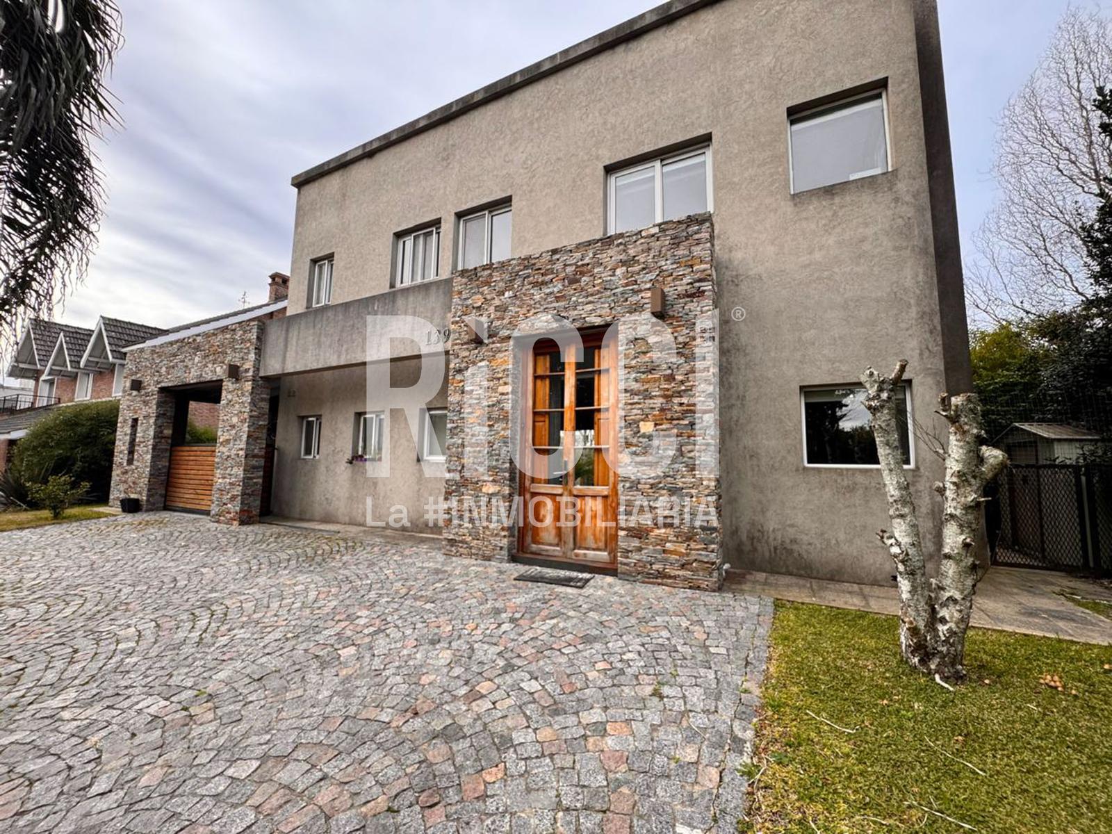 Foto Casa en Venta en Berazategui, G.B.A. Zona Sur Los Ombues de Hudson 