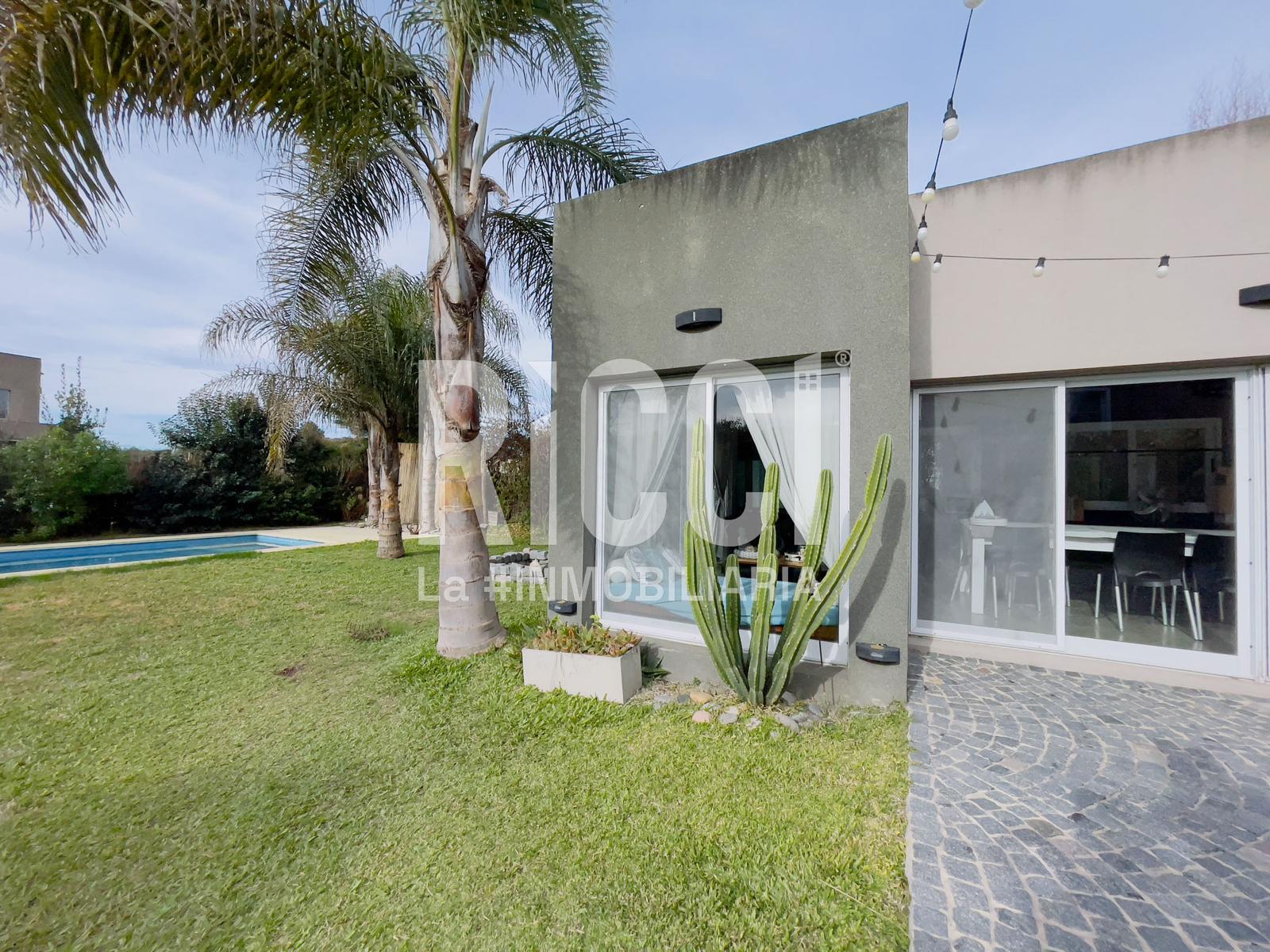 Foto Casa en Venta en Berazategui, G.B.A. Zona Sur Los Ombues de Hudson 