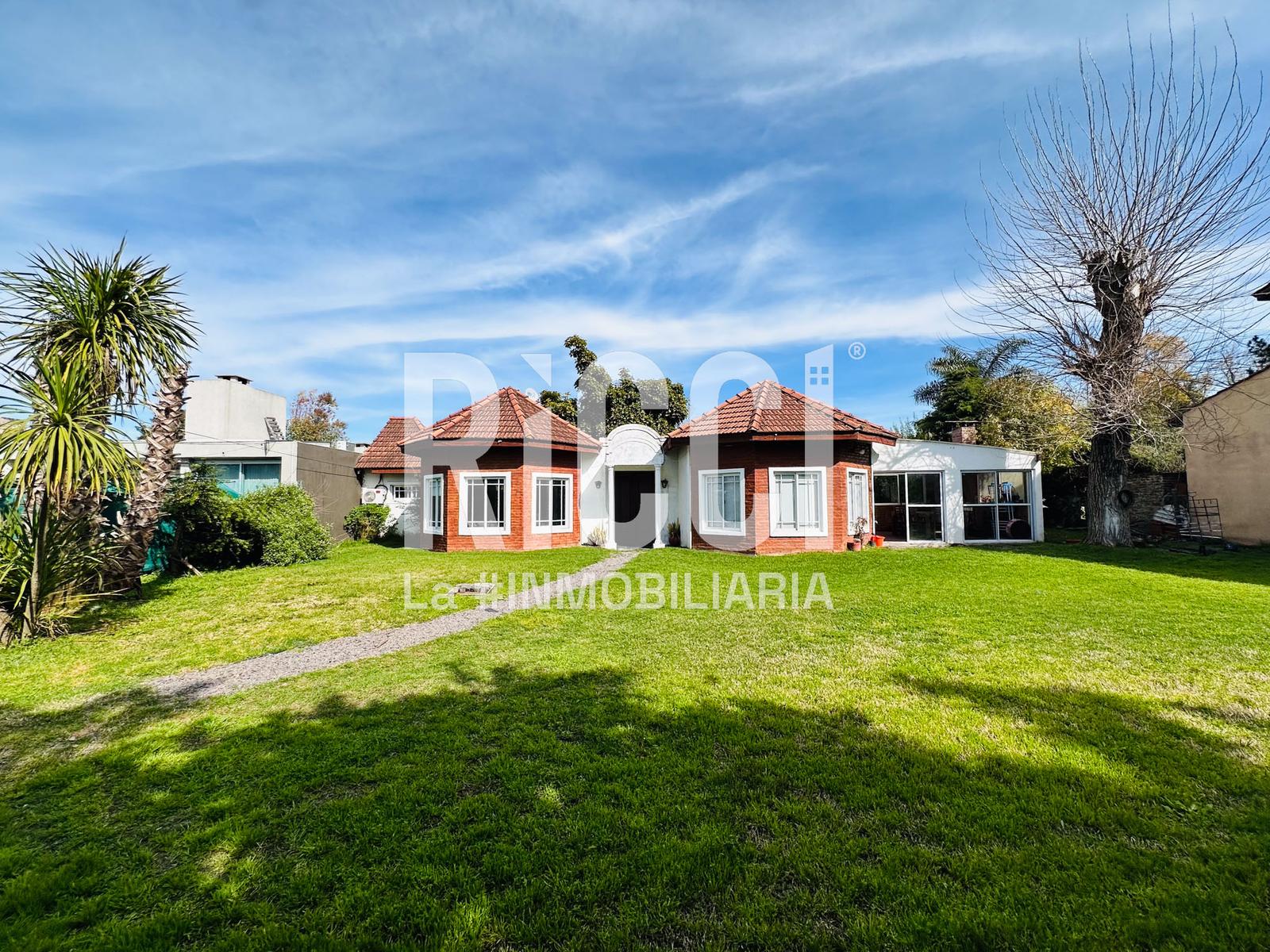 Foto Casa en Venta en El Carmencito, Countries/B.Cerrado (Berazategui) Casa 4 Ambientes en Venta Apta credito El Carmencito